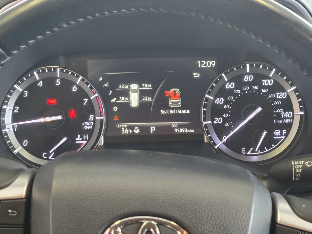 Used 2022 Toyota Highlander XLE image 17