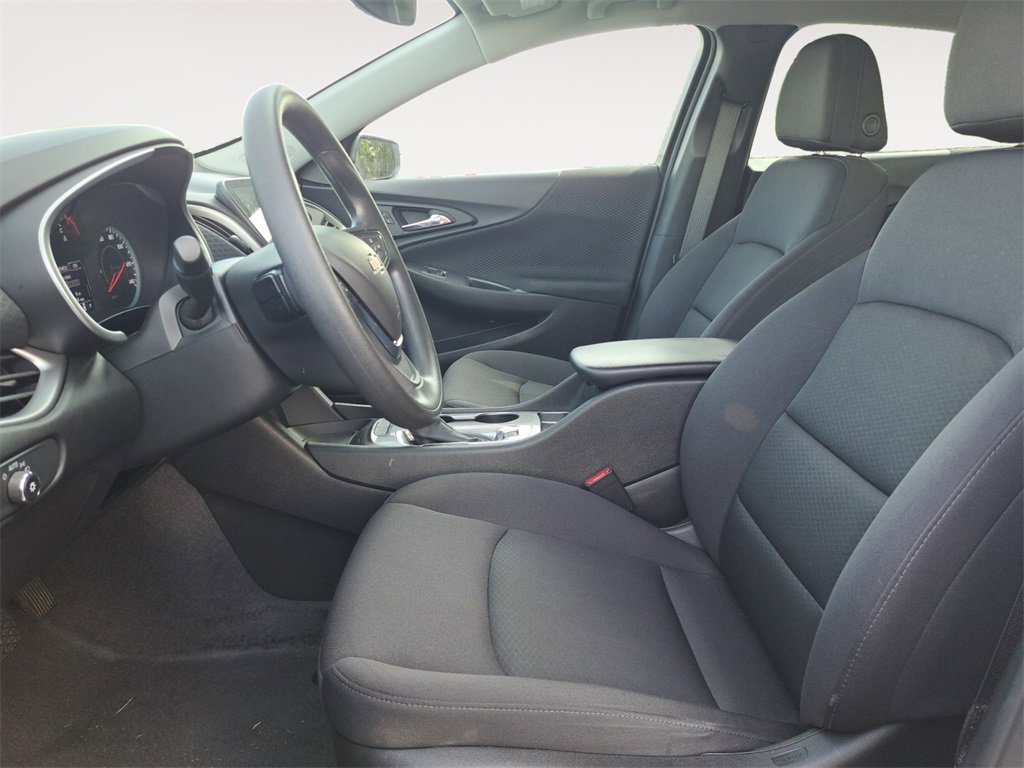 Used 2024 Chevrolet Malibu LS w/ Driver Confidence Package image 9