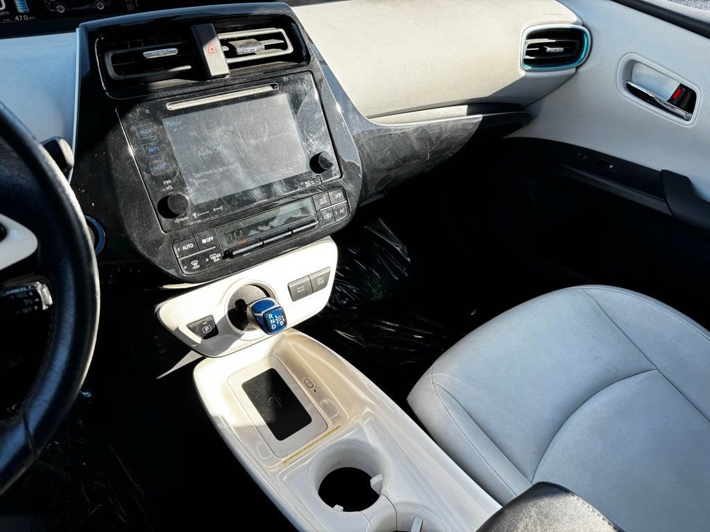 Used 2016 Toyota Prius Four image 18