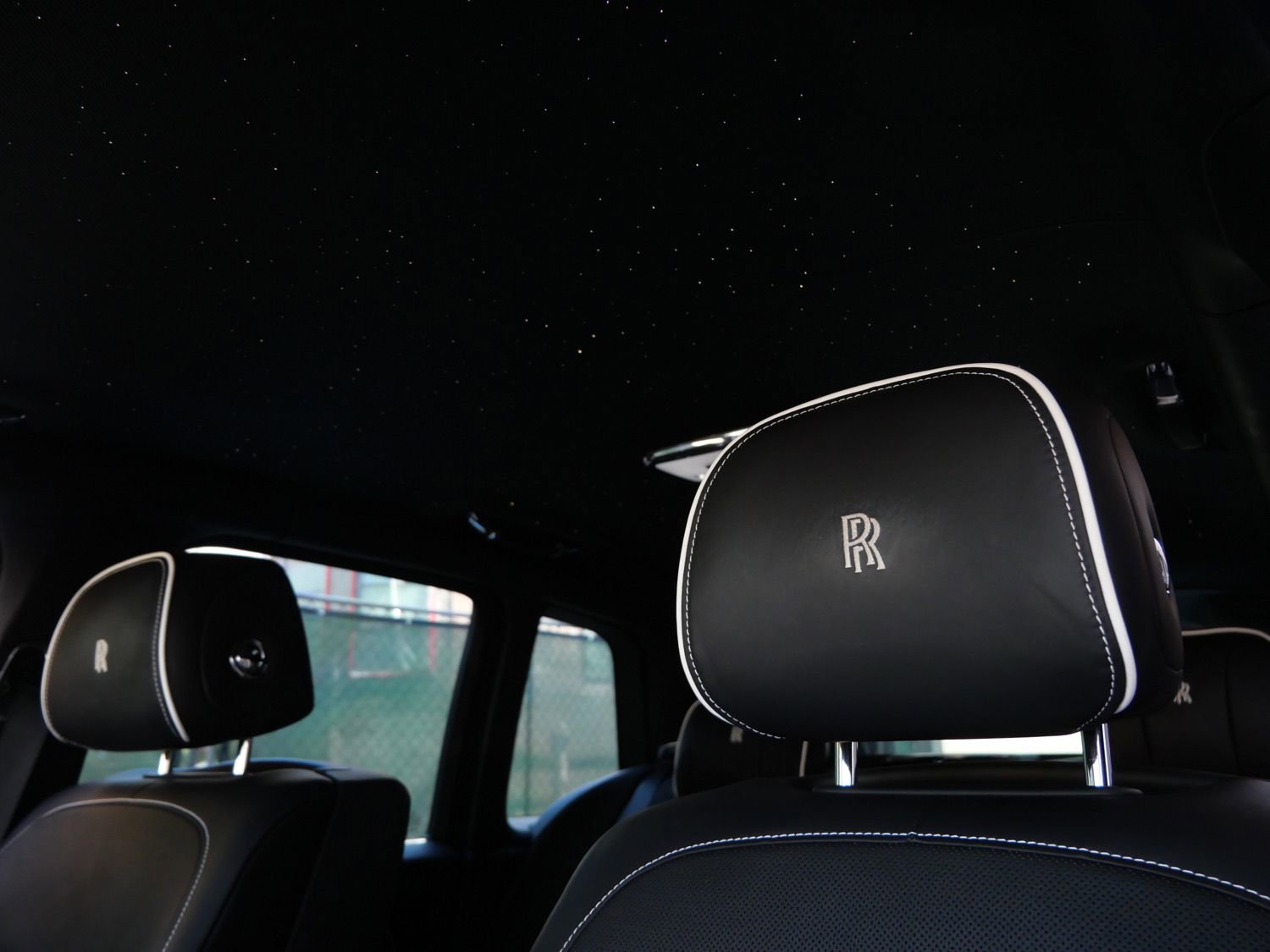 Certified 2022 Rolls-Royce Cullinan Black Badge w/ Dark Exterior Package image 9