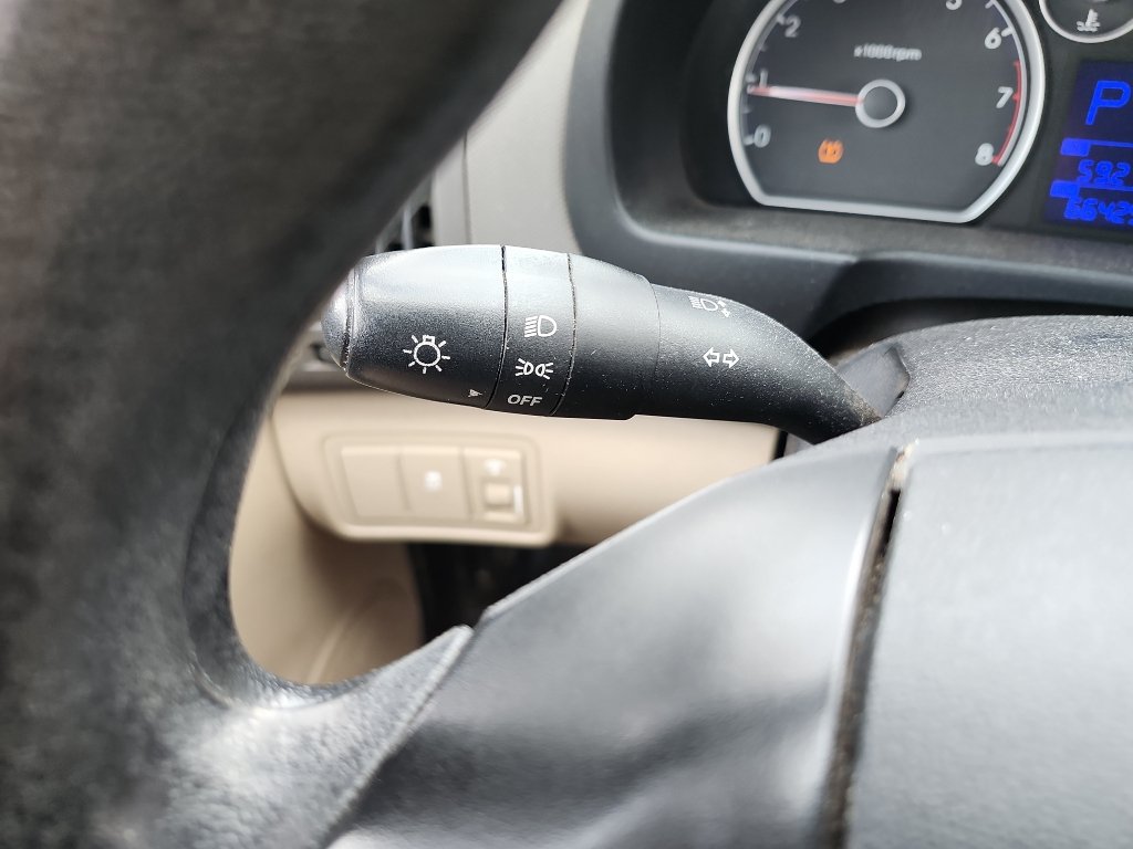 Used 2012 Hyundai Elantra GLS FWD image 31