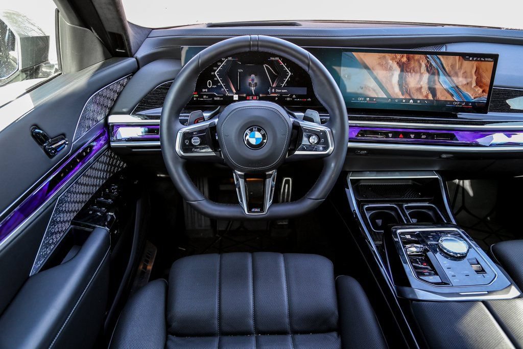 Used 2025 BMW 760i xDrive w/ Executive Package AWD/4WD image 11