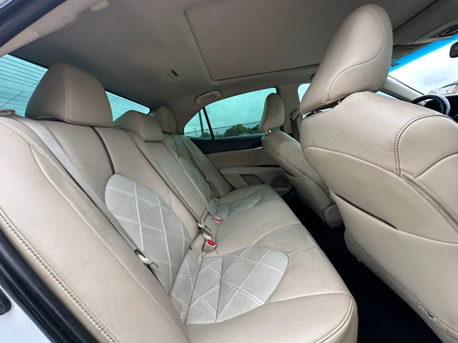 Used 2018 Toyota Camry XLE FWD image 21