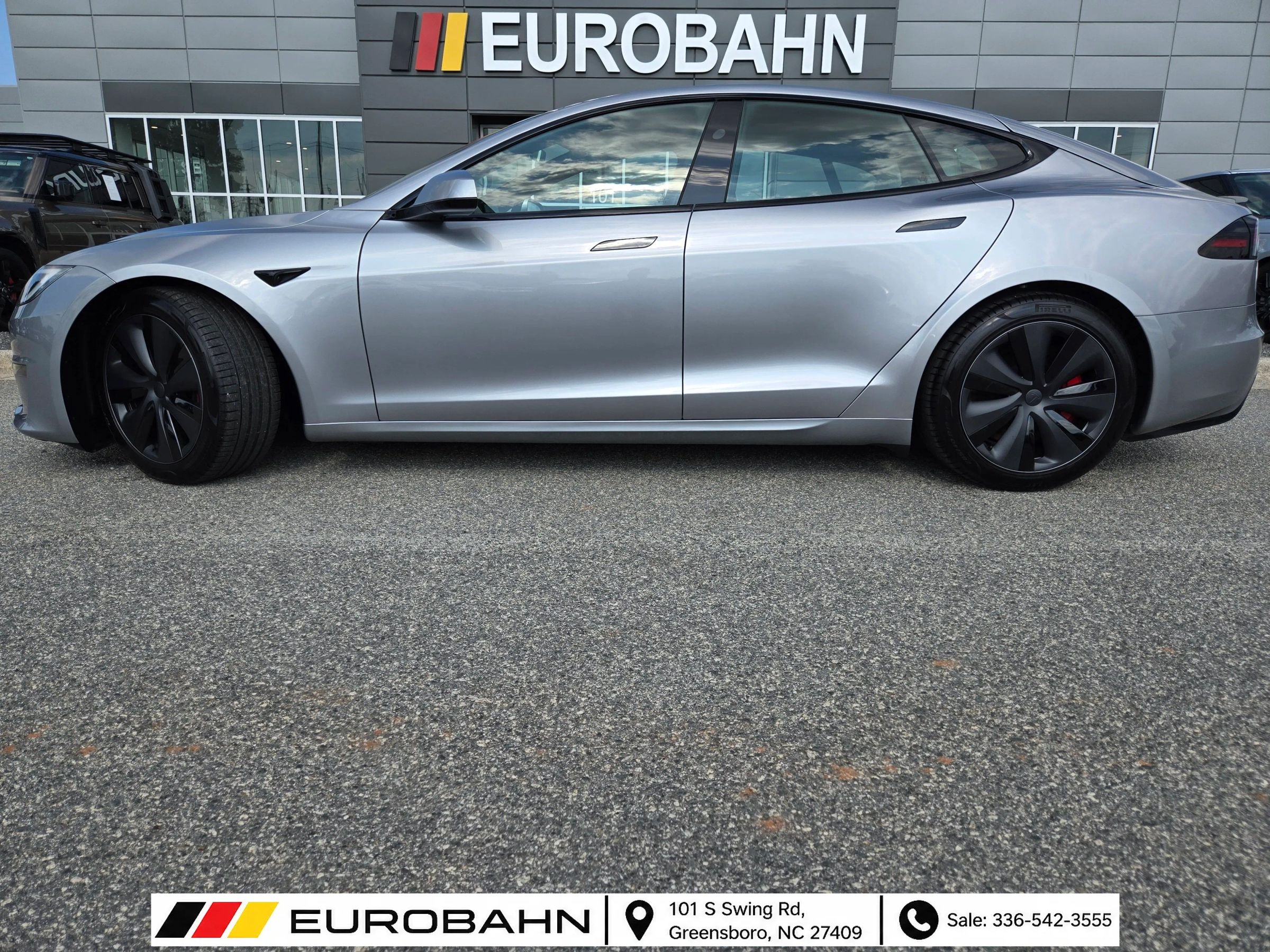 Used 2024 Tesla Model S Plaid AWD/4WD image 2