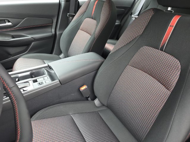 New 2027 Nissan Sentra SR w/ SR All Weather Package FWD image 15