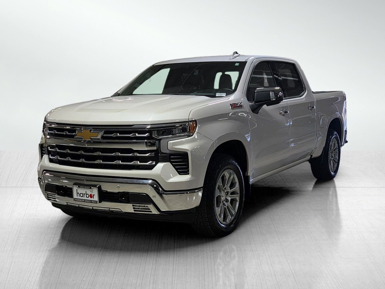 Used 2025 Chevrolet Silverado 1500 LTZ w/ Z71 Off-Road Package AWD/4WD image 3