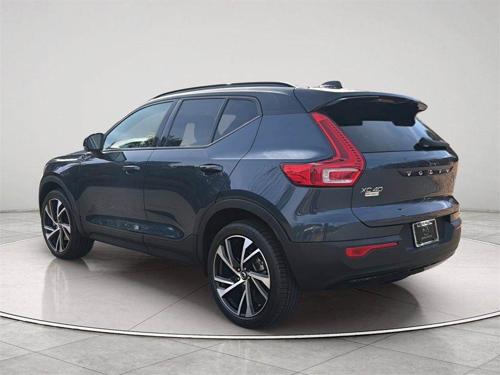 Used 2022 Volvo XC40 T5 R-Design w/ Advanced Package image 5