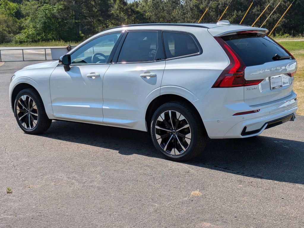 Used 2026 Volvo XC60 B5 Plus w/ Protection Package Premier AWD/4WD image 4