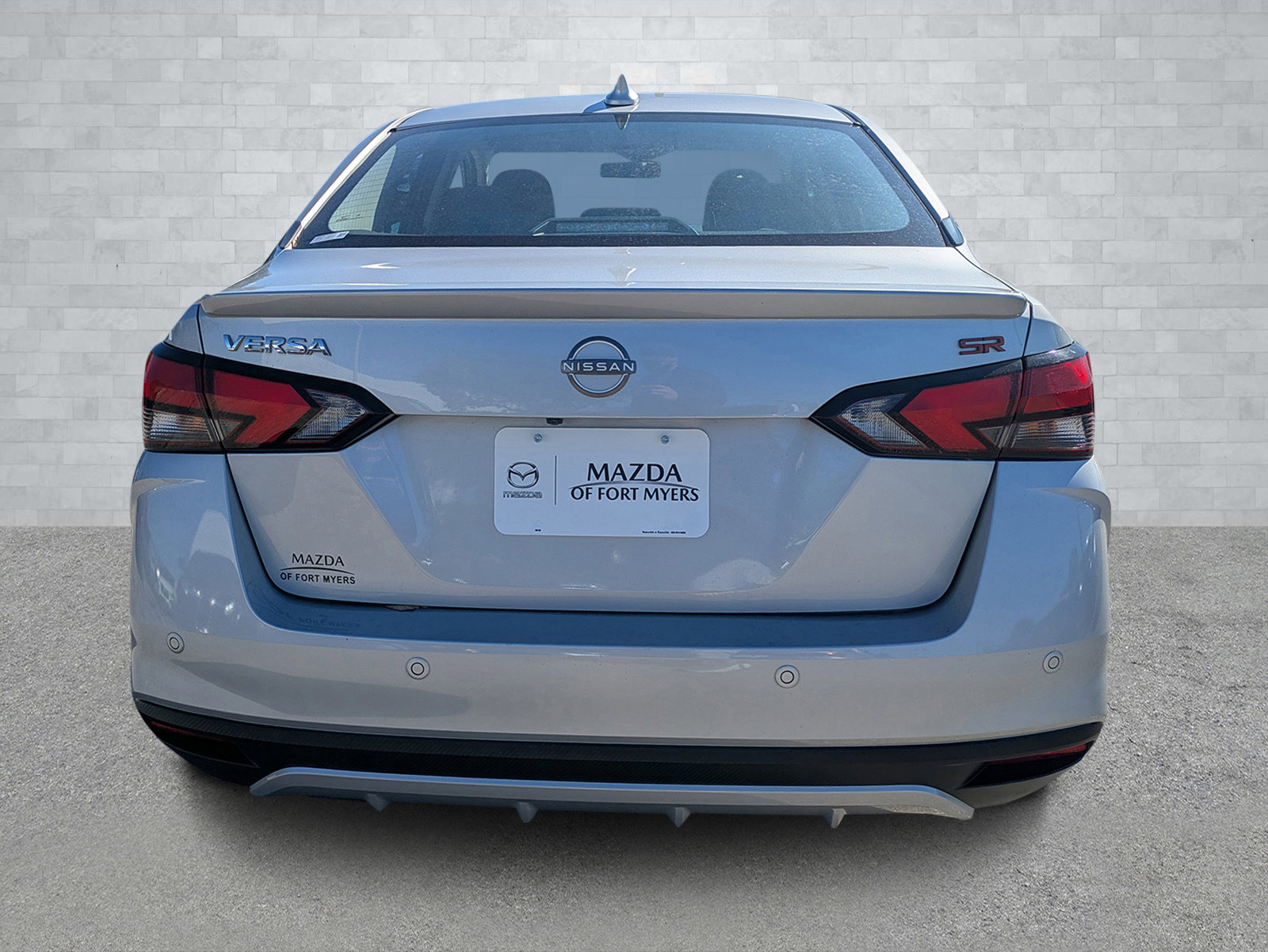 Used 2023 Nissan Versa SR w/ Trunk Package image 6