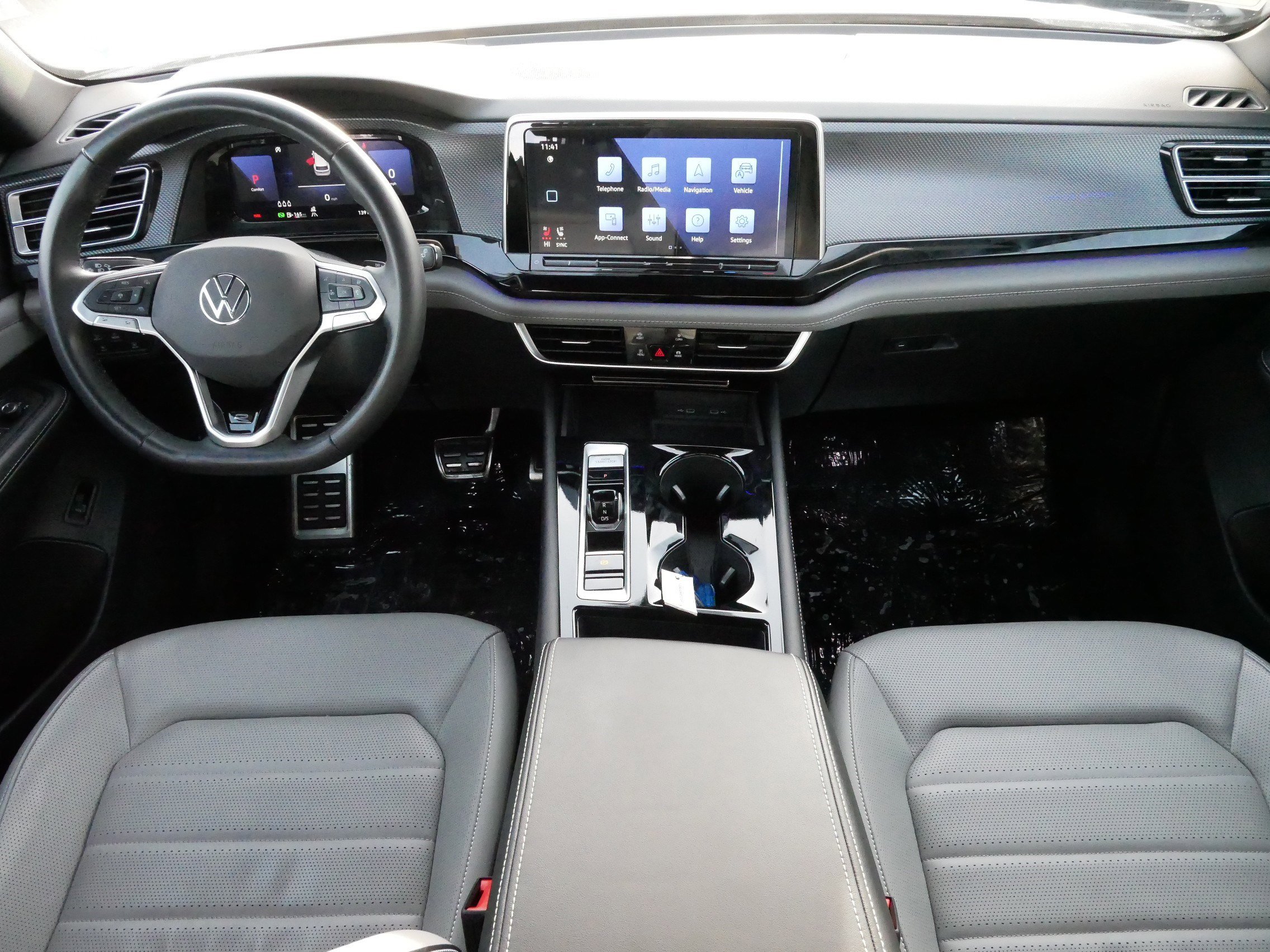 Used 2024 Volkswagen Atlas Cross Sport SEL R-Line image 10