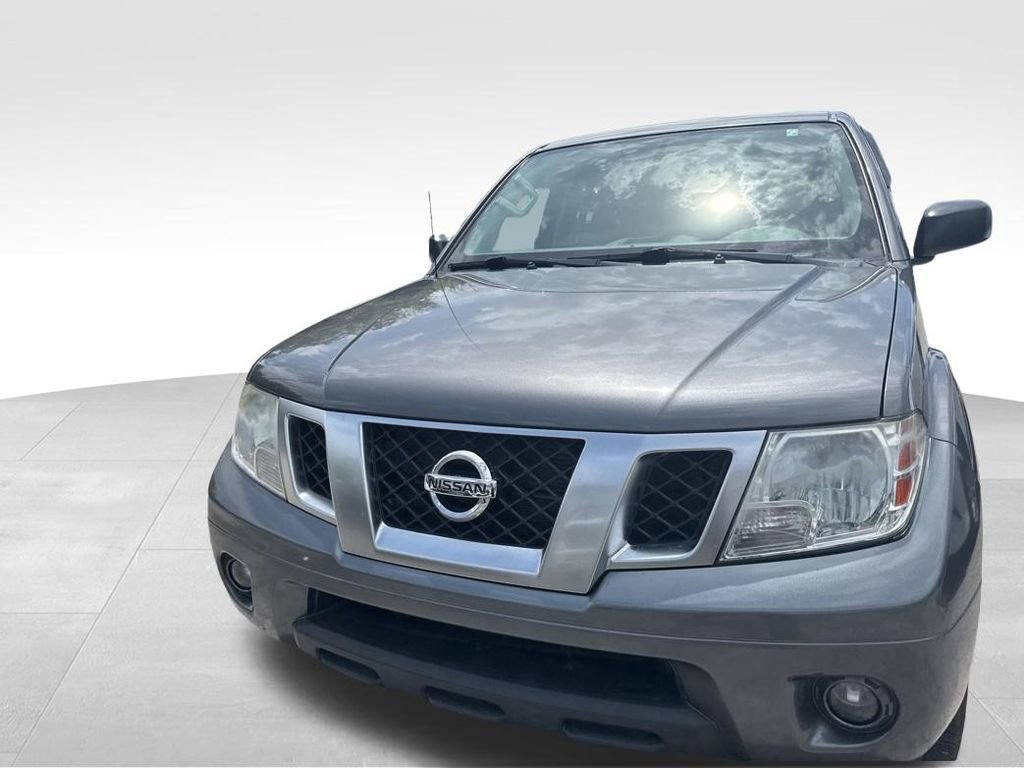 Used 2021 Nissan Frontier SV RWD image 2
