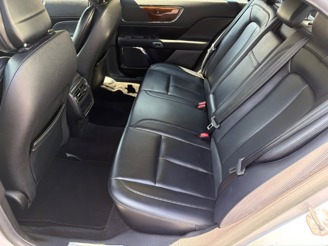 Used 2019 Lincoln Continental Premiere FWD image 21