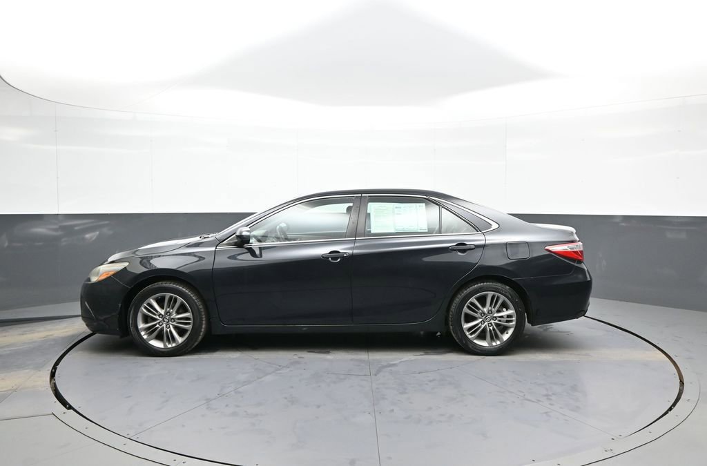 Used 2016 Toyota Camry SE image 9