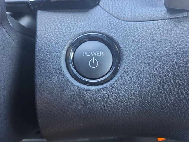 Used 2025 Toyota Camry SE w/ Convenience Package FWD image 19
