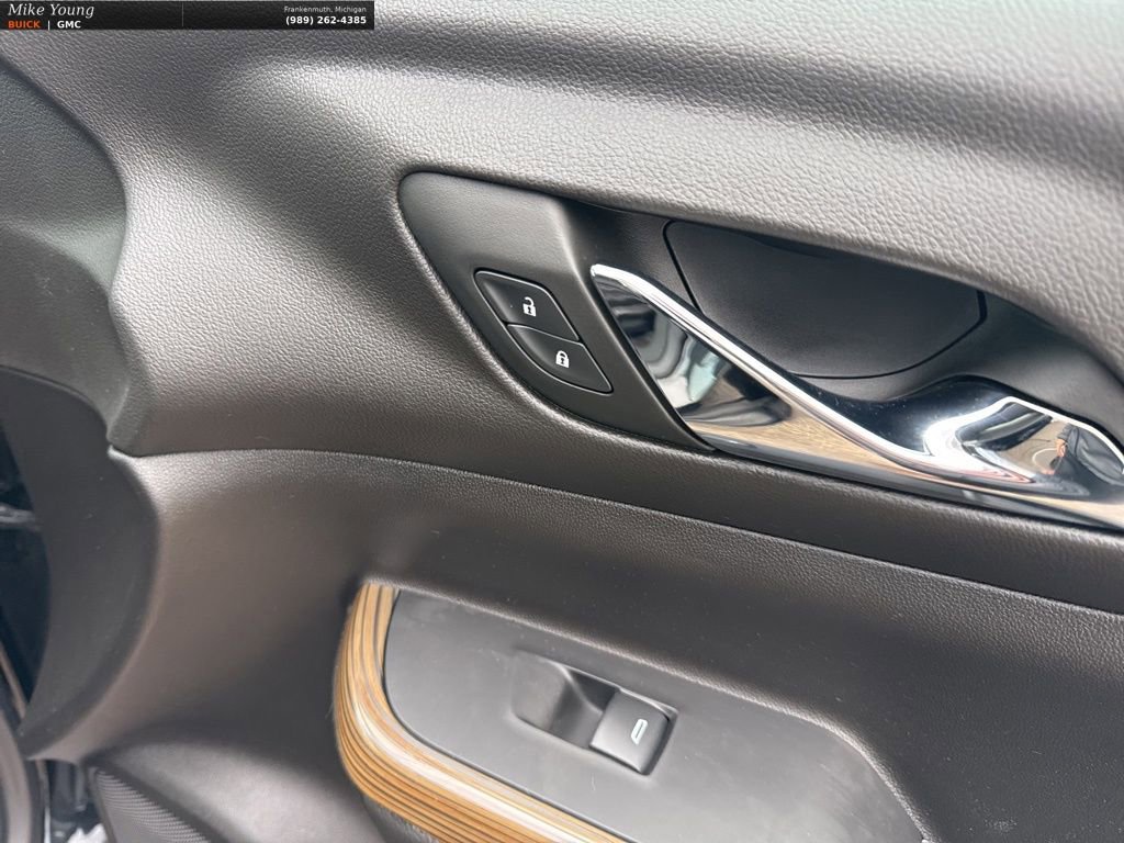 Used 2023 GMC Acadia SLE FWD image 41