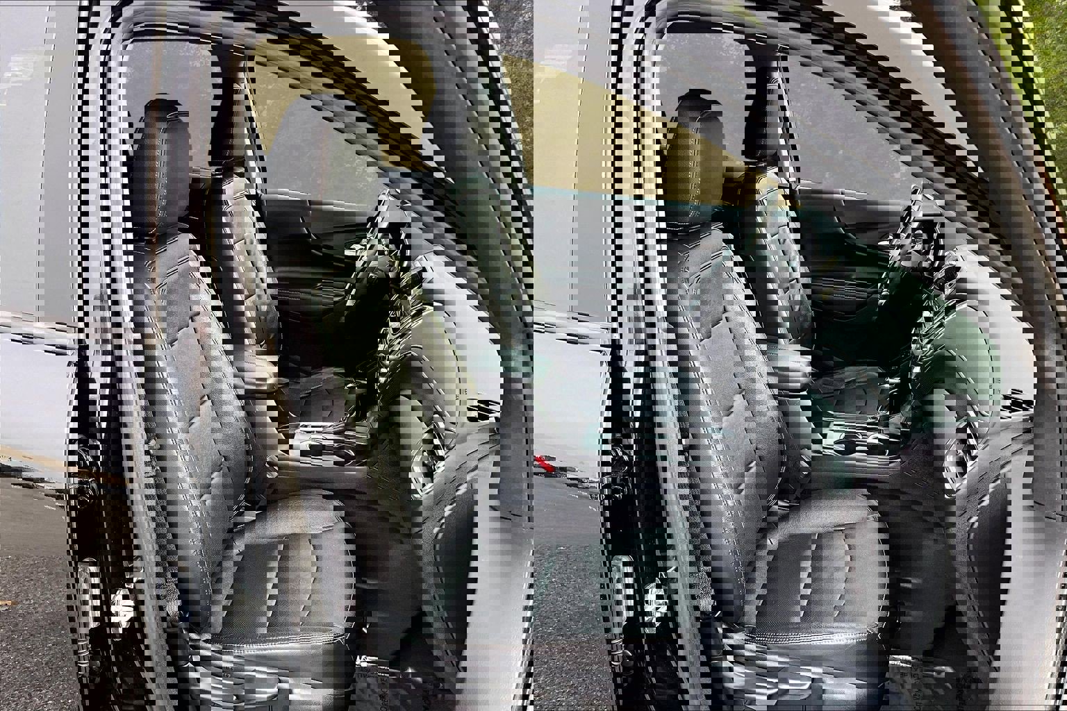 Used 2020 Chevrolet Equinox Premier w/ Premier Redline Edition image 29