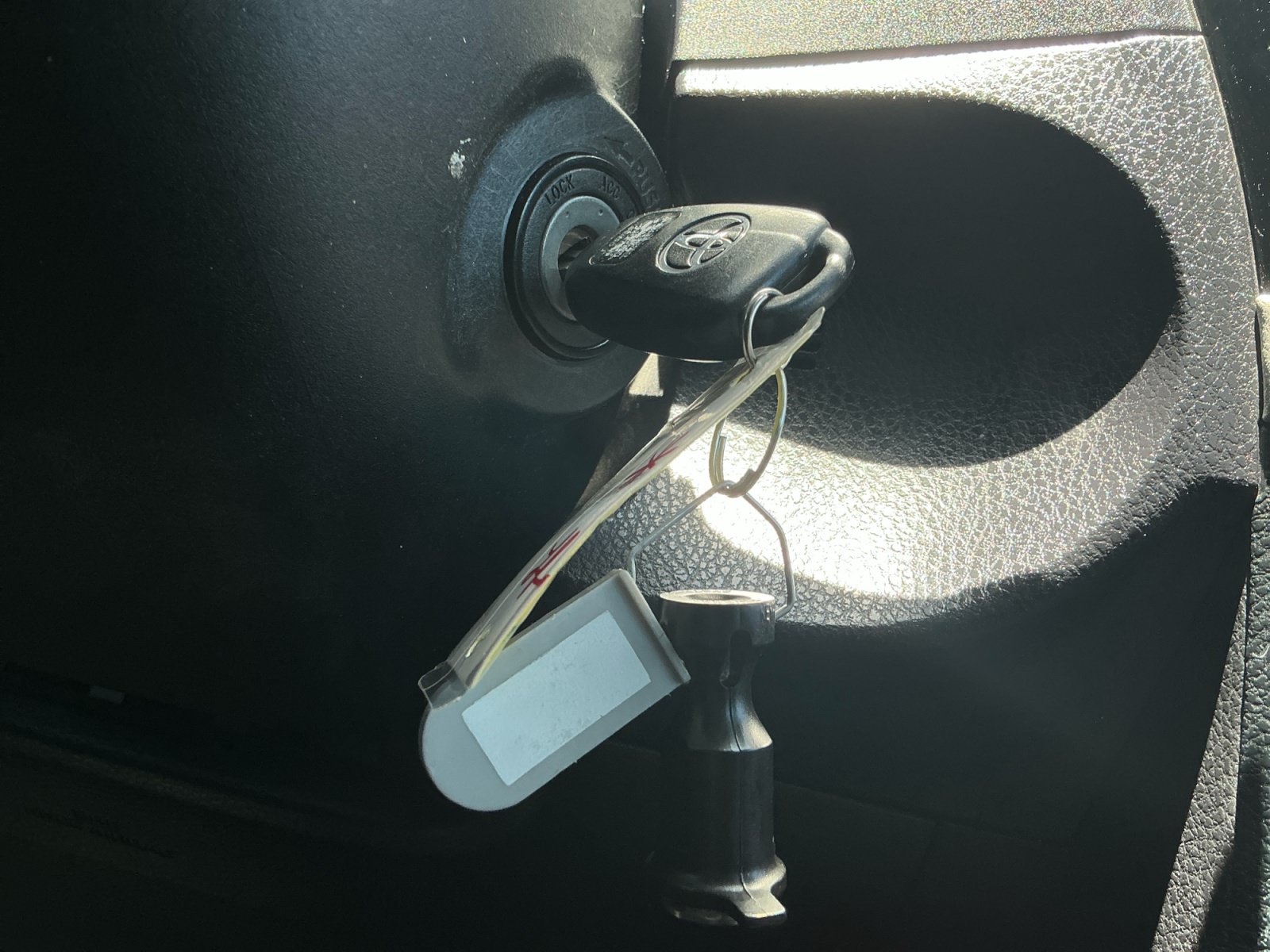 Used 2014 Toyota Corolla LE FWD image 29