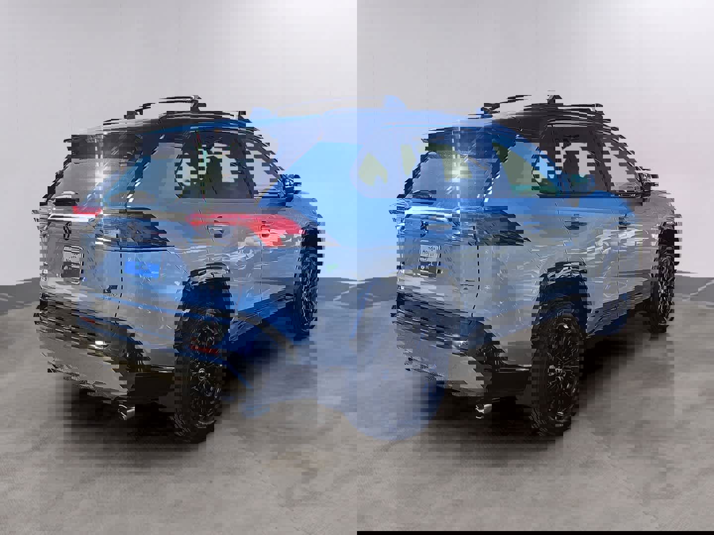 Used 2025 Toyota RAV4 XSE w/ Advanced Technology Package image 4