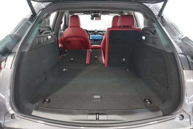 New 2025 Maserati Grecale GT image 32