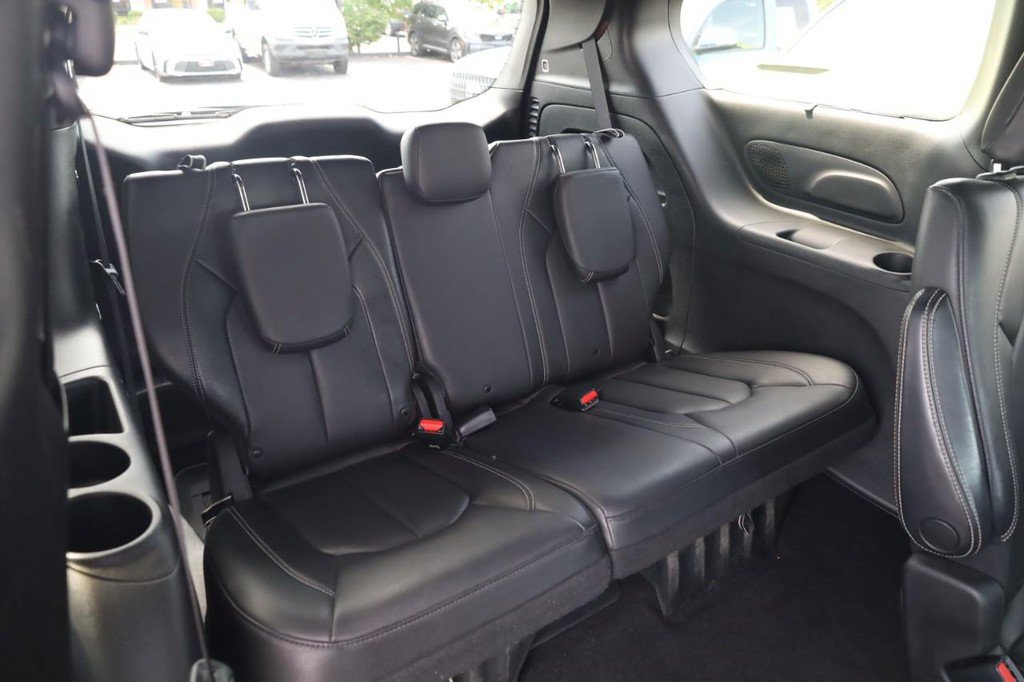 Used 2021 Chrysler Pacifica Touring-L w/ Premium & Safety Sphere Group FWD image 23