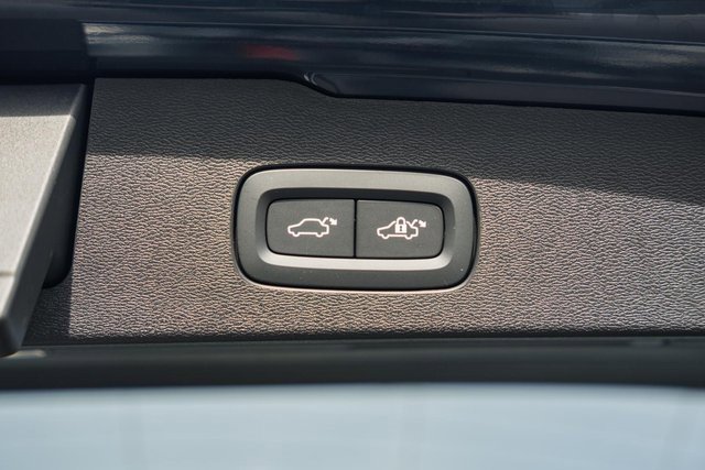New 2026 Volvo V60 B5 Cross Country Plus w/ Protection Package Premier image 10