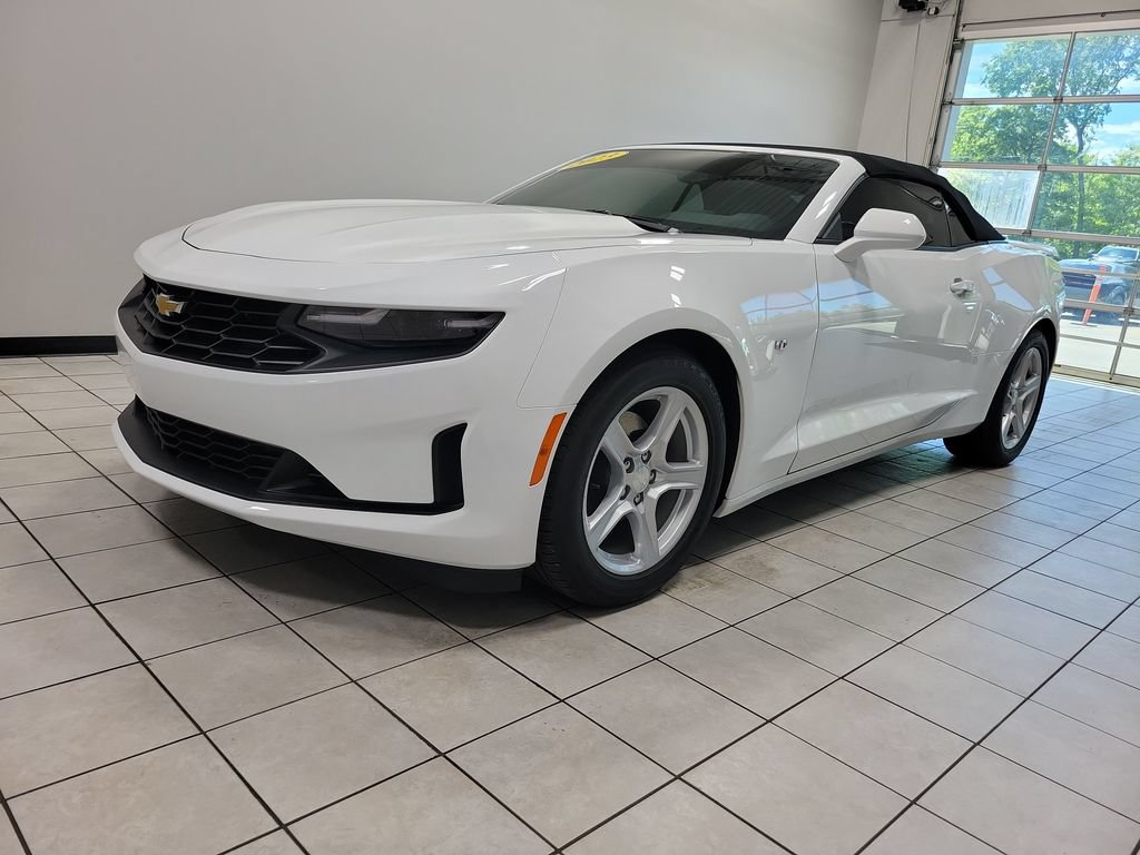 Used 2023 Chevrolet Camaro LT RWD image 7