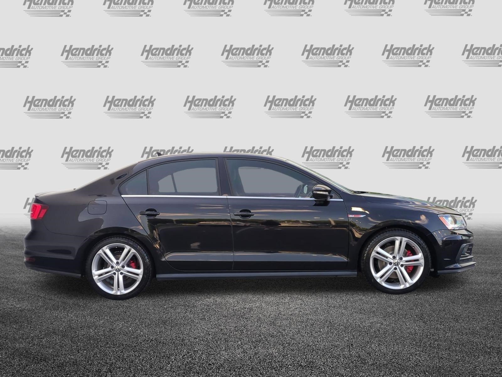 Used 2017 Volkswagen Jetta GLI FWD image 10