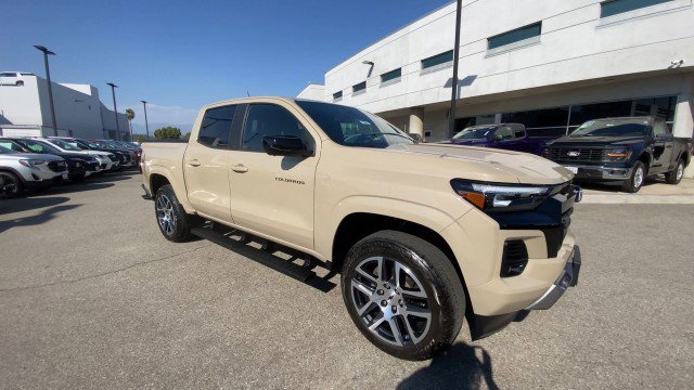 Used 2024 Chevrolet Colorado Z71 w/ Z71 Convenience Package 2 image 2