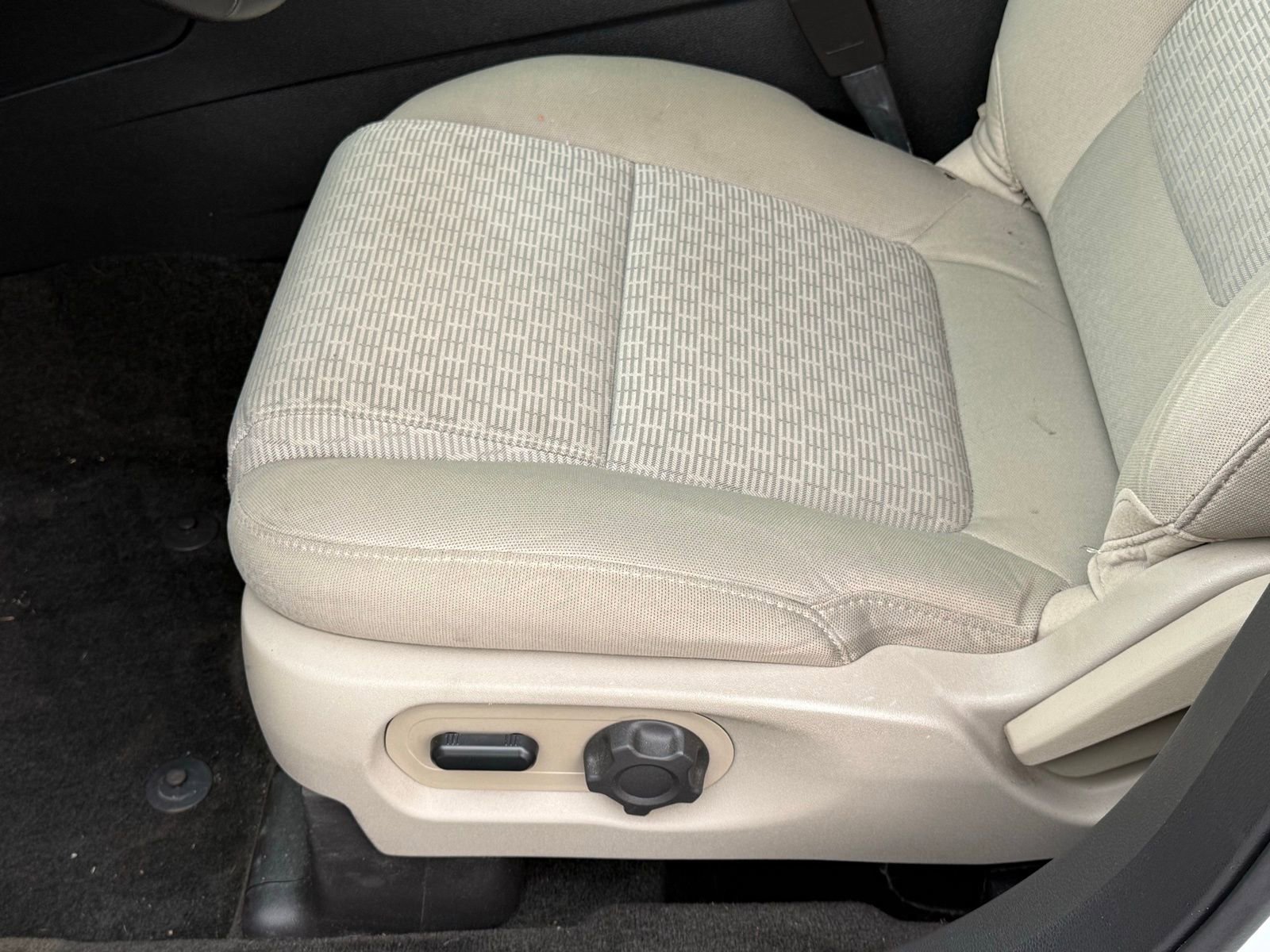 Used 2015 Ford Explorer XLT w/ Equipment Group 201B image 34