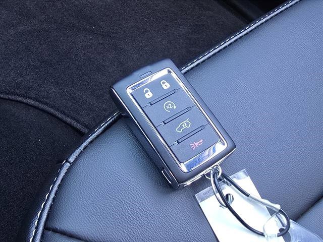 New 2025 Jeep Grand Cherokee Limited w/ Black Appearance Package image 11