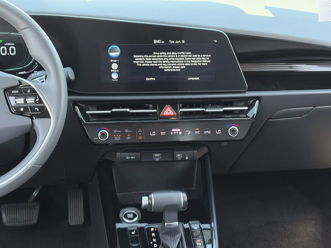 Certified 2024 Kia Niro EX FWD image 14