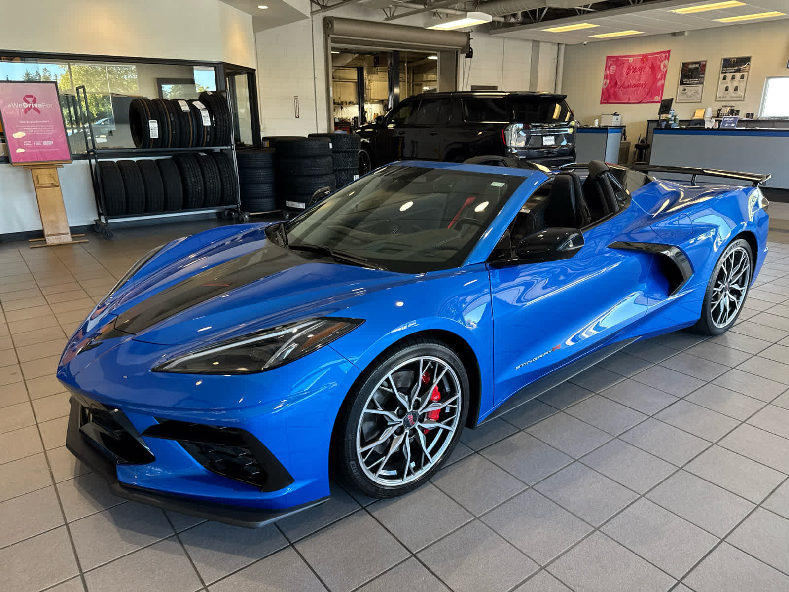 Used 2025 Chevrolet Corvette Stingray Preferred Conv w/ Z51 Performance Package RWD image 17