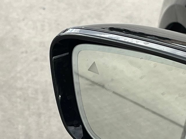 Used 2023 BMW i4 eDrive40 w/ Premium Package RWD image 9