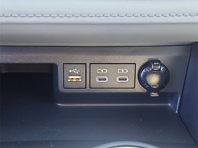 Used 2023 Toyota Highlander LE image 16