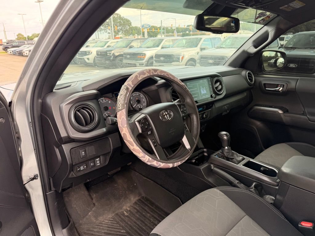 Used 2023 Toyota Tacoma TRD Off-Road AWD/4WD image 11