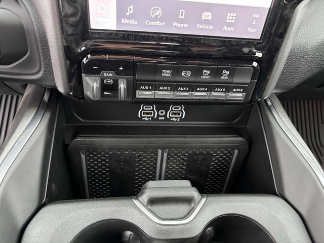 New 2025 RAM 2500 Laramie AWD/4WD image 23