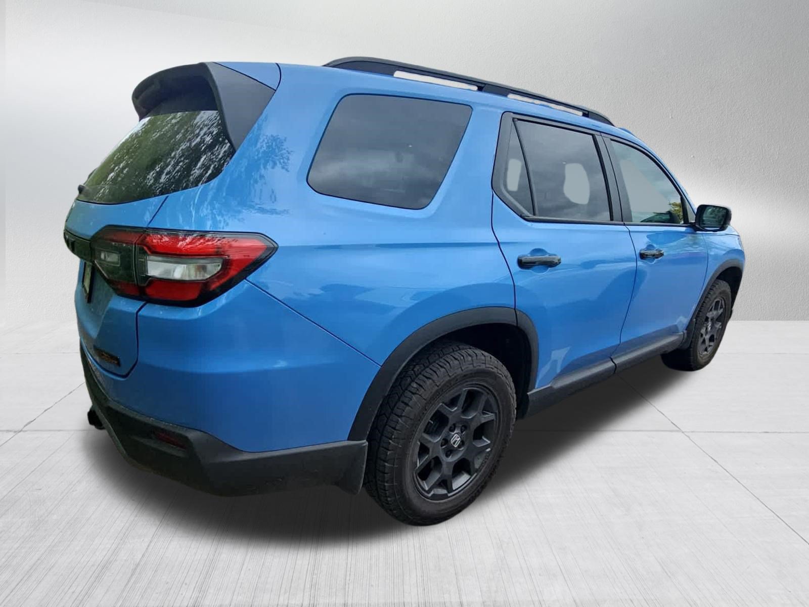 Used 2023 Honda Pilot TrailSport image 4