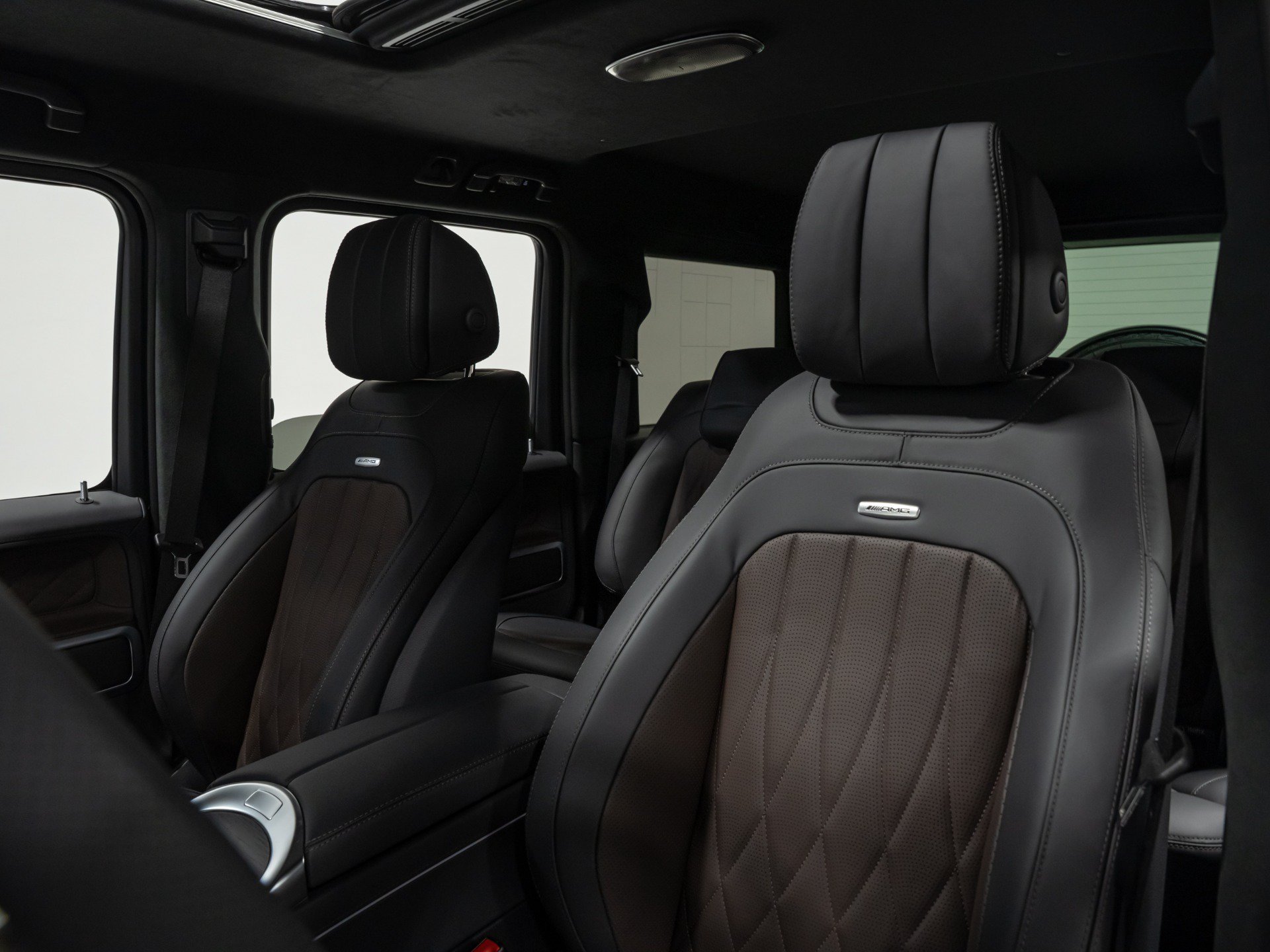 Used 2027 Mercedes-Benz G 63 AMG 4MATIC image 39