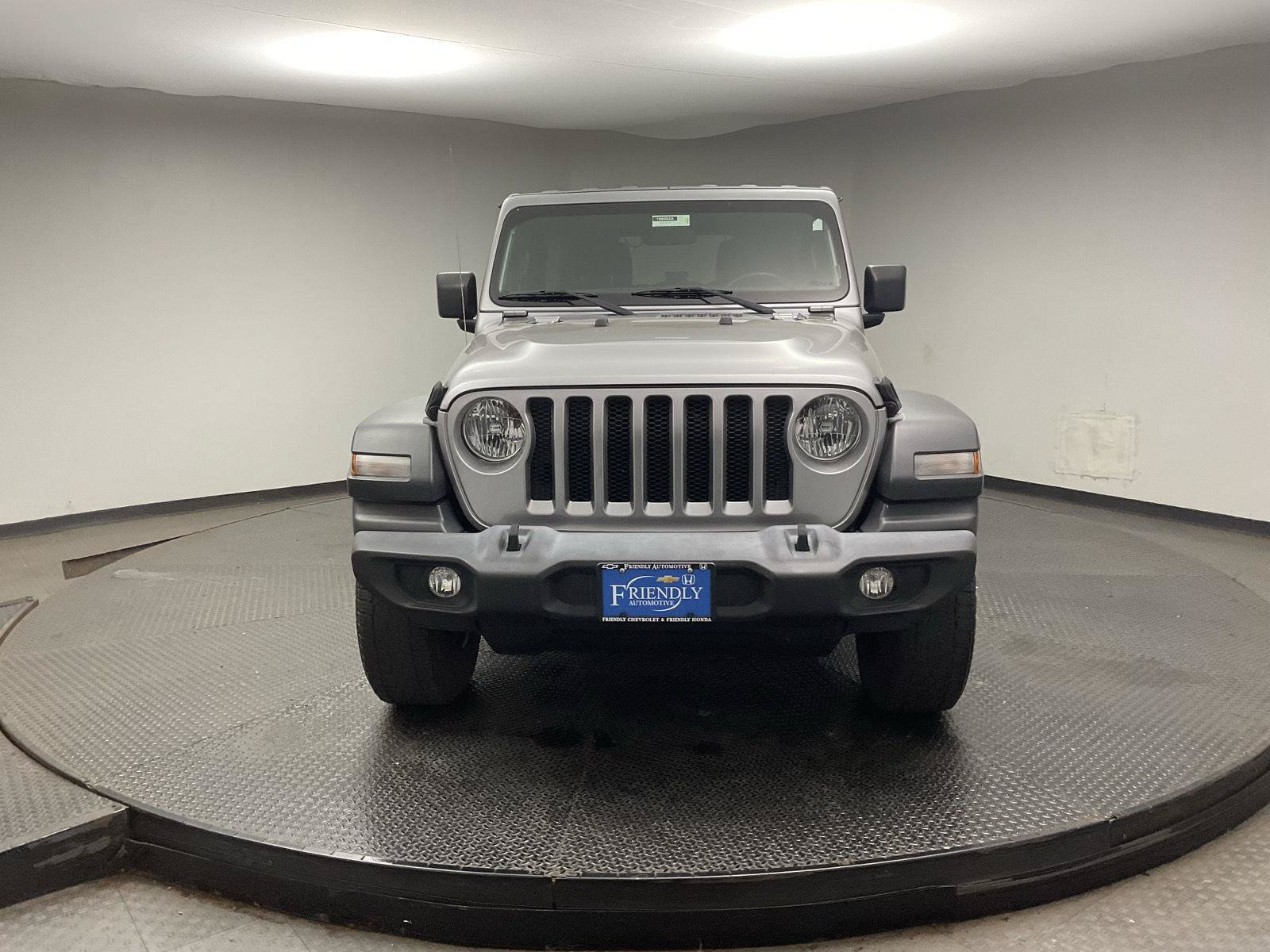 Used 2018 Jeep Wrangler Unlimited Sport AWD/4WD image 2
