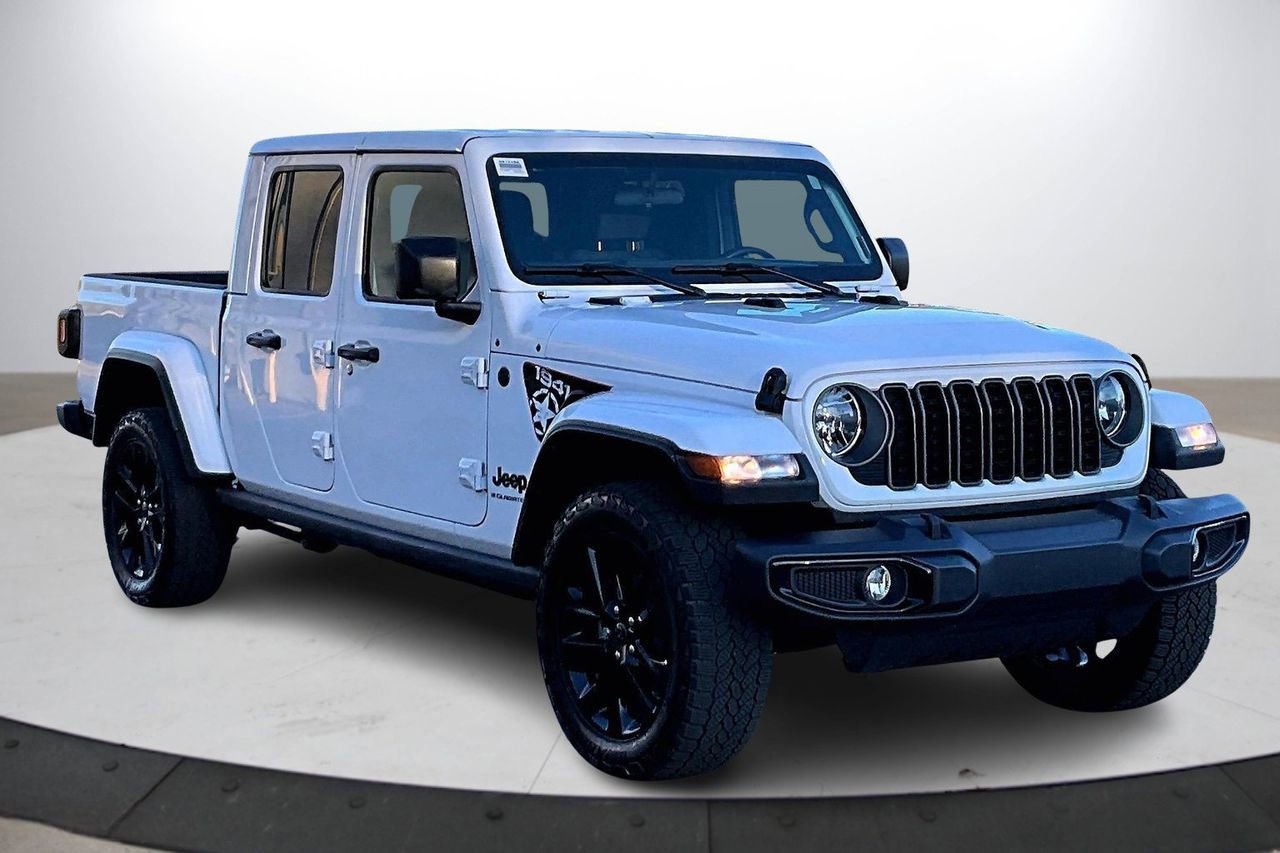 Certified 2025 Jeep Gladiator Sport image 2