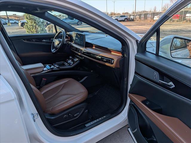 Used 2022 Lincoln Nautilus Reserve image 13