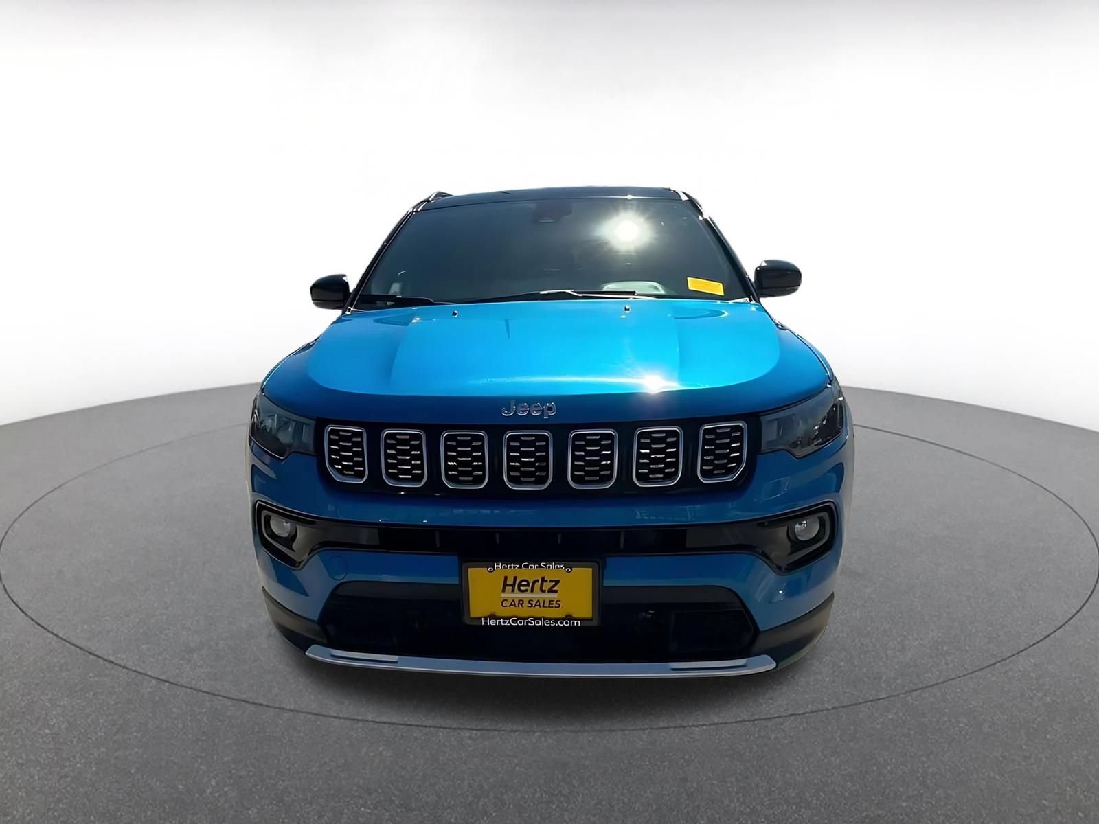 Used 2025 Jeep Compass Limited AWD/4WD image 4