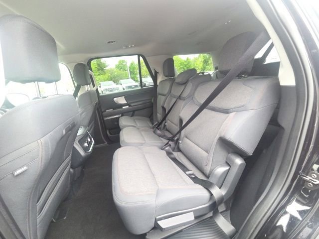 Used 2025 Ford Expedition Active AWD/4WD image 21
