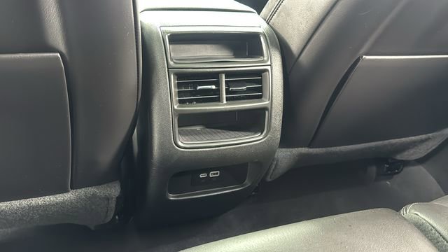 Used 2025 Cadillac XT5 Premium Luxury image 38