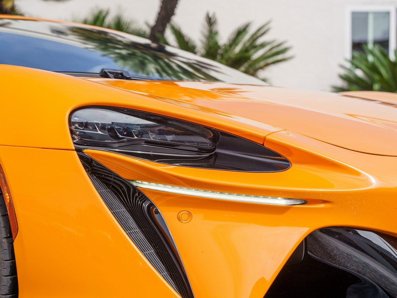 Used 2025 McLaren Artura image 6