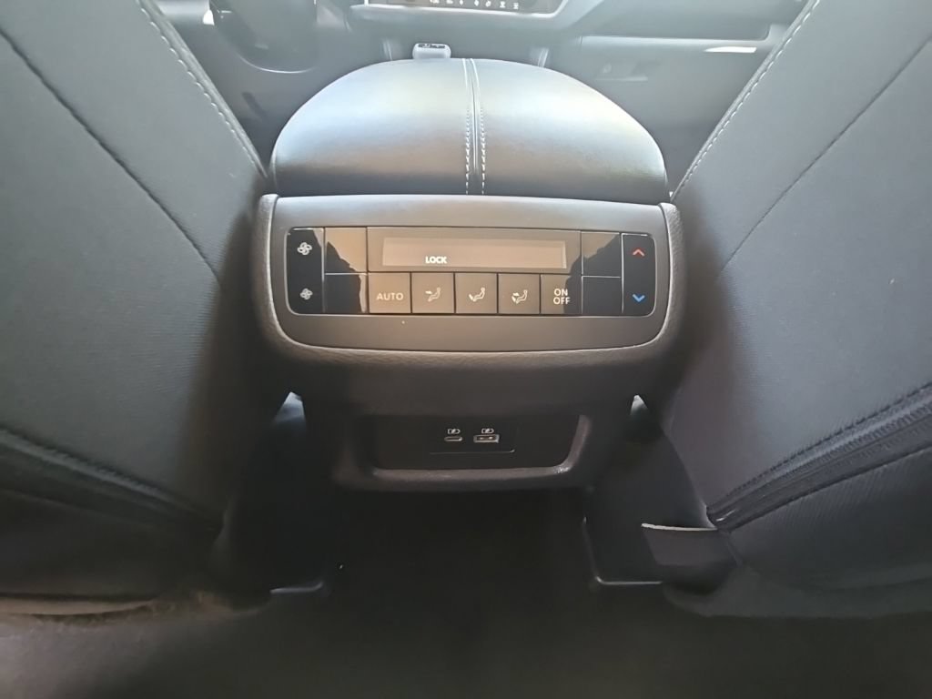 Used 2024 Nissan Pathfinder SV FWD image 30