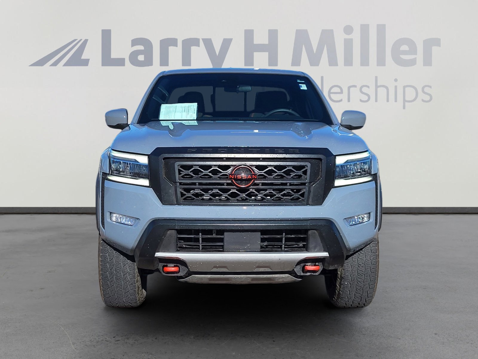 Used 2024 Nissan Frontier PRO-4X w/ Off-Road Protection Package image 8