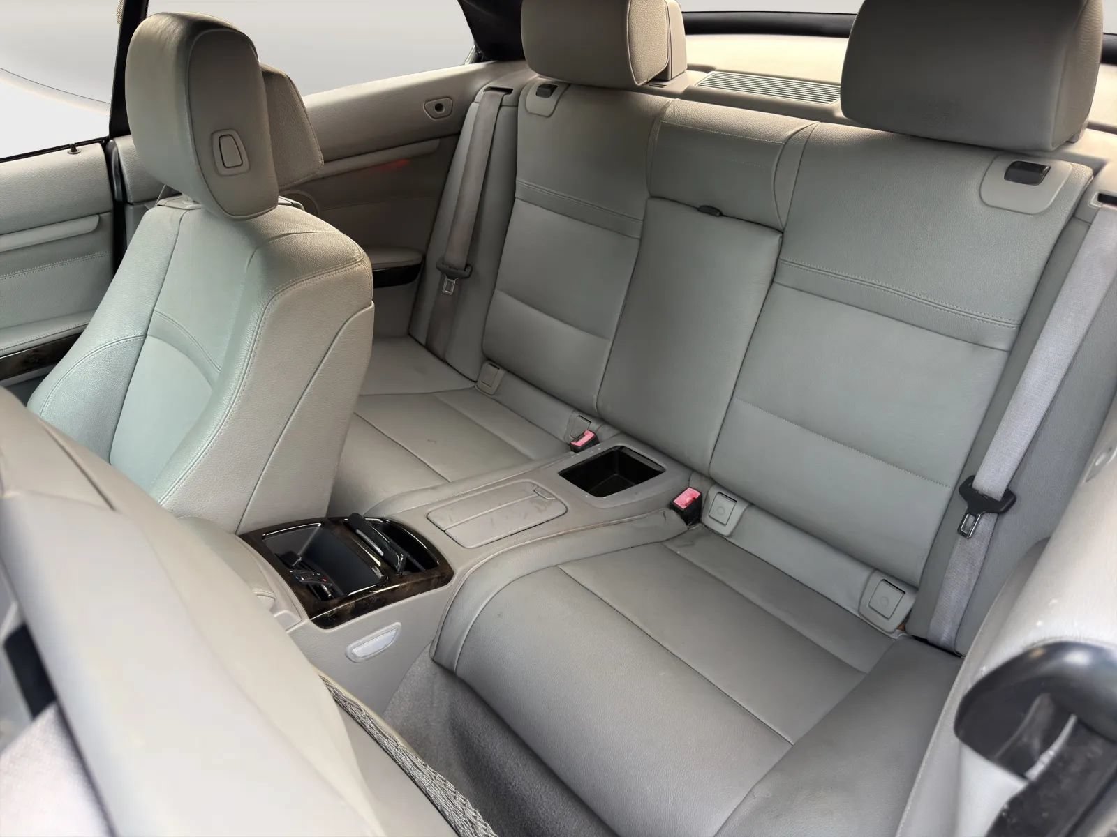 Used 2010 BMW 335i Convertible RWD image 13