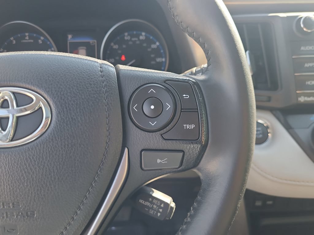 Used 2018 Toyota RAV4 XLE w/ Plus Extra Value Package FWD image 26