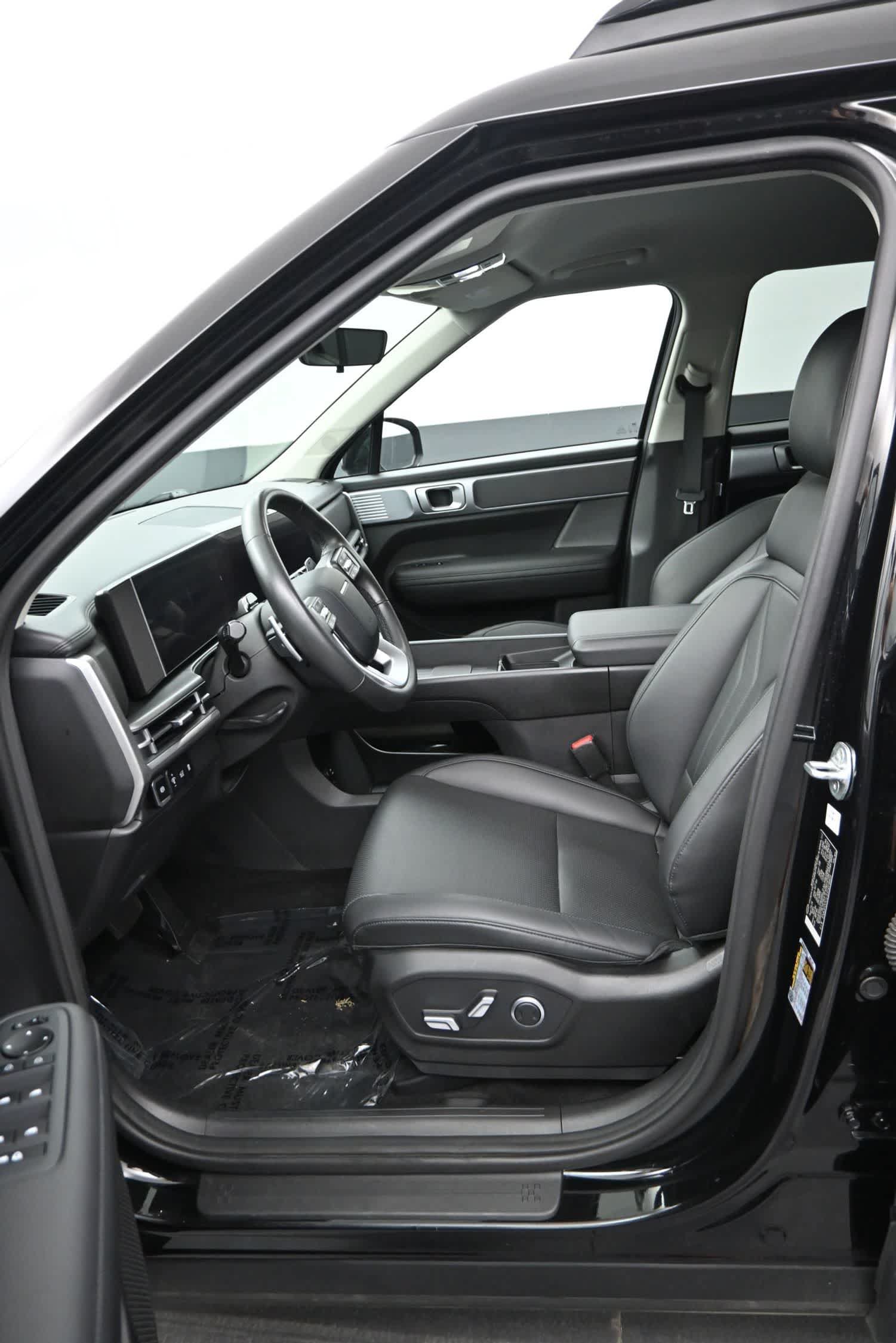 Certified 2025 Hyundai Santa Fe SEL AWD/4WD image 12